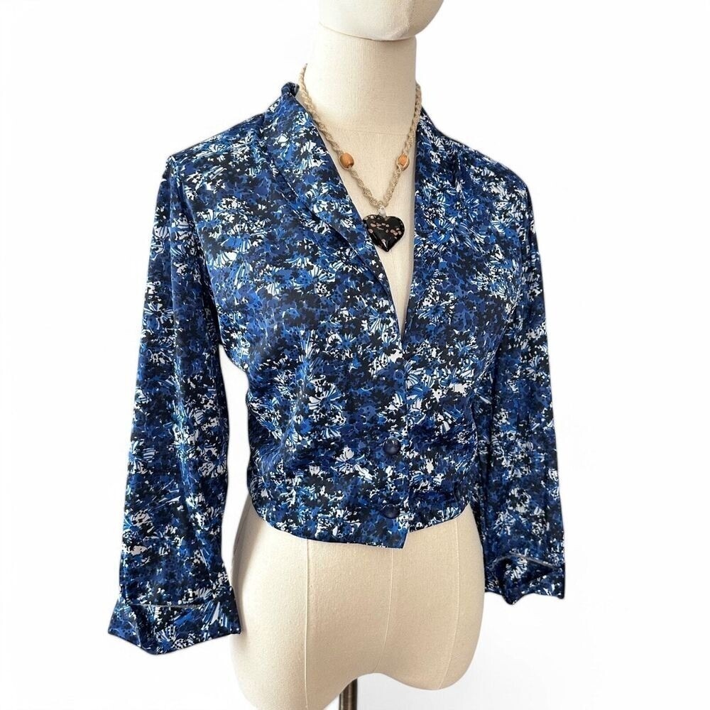Vintage 80s Blue Floral Cropped Blouse Large Pearl Button Lightweight Layer‎
